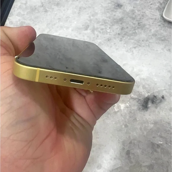Apple iPhone - Gold